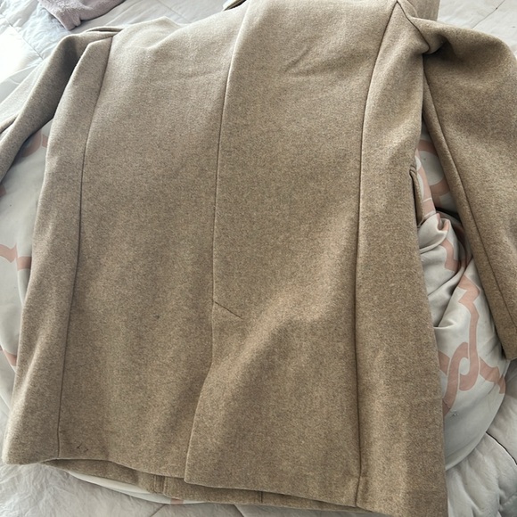 Coat - Picture 4 of 4